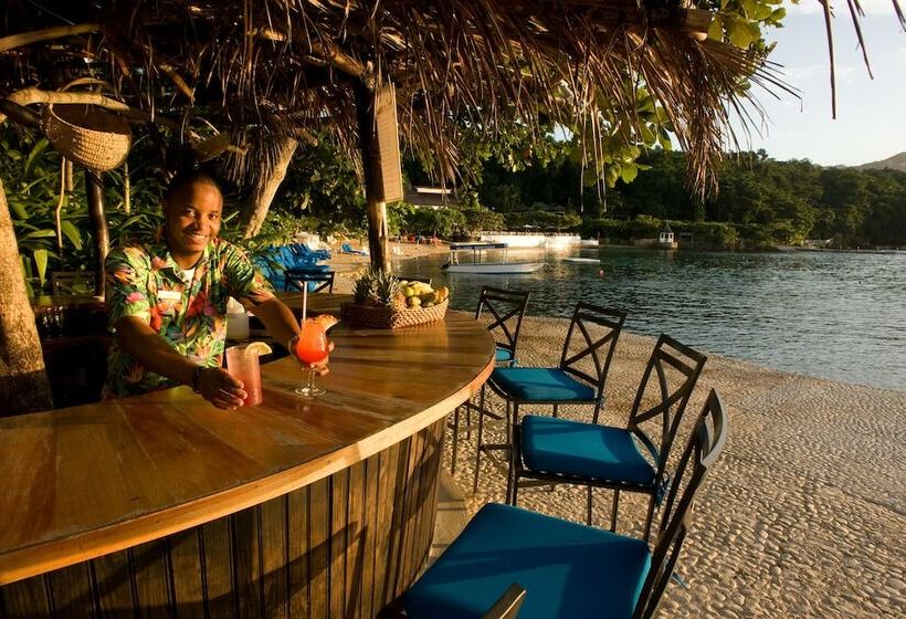 Round Hill Hotel & Villas