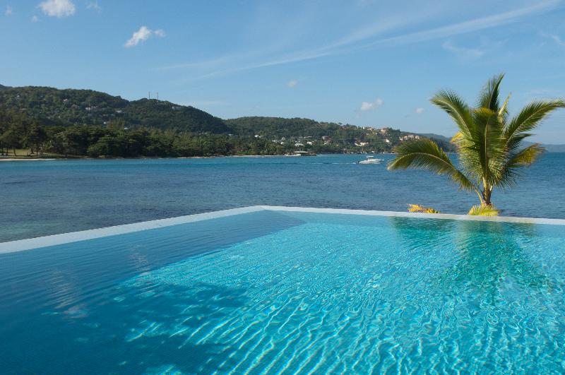 Round Hill Hotel & Villas