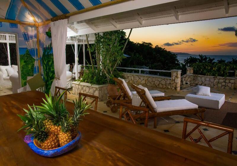 Round Hill Hotel & Villas