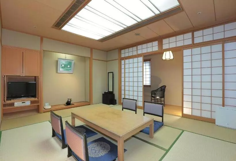 Отель Takarazuka Washington