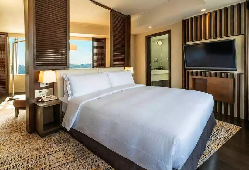 Курорт Hilton Fukuoka Sea Hawk