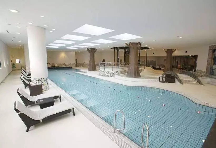 Курорт Hilton Fukuoka Sea Hawk