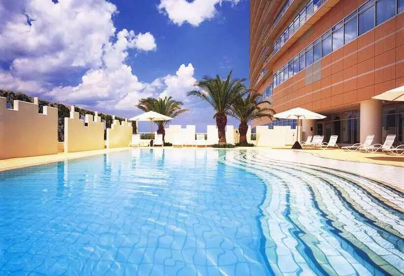 Курорт Hilton Fukuoka Sea Hawk