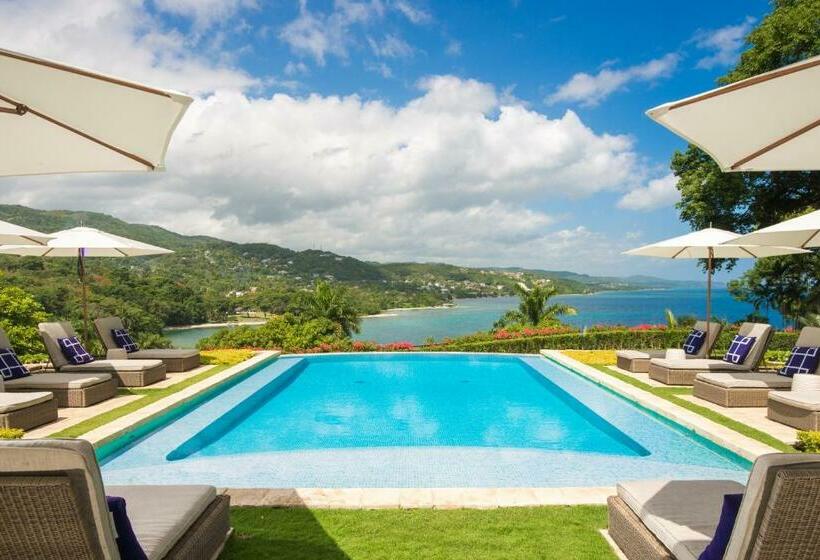 Round Hill Hotel & Villas