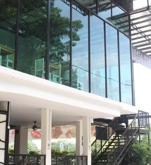 ホテル Tambun Inn