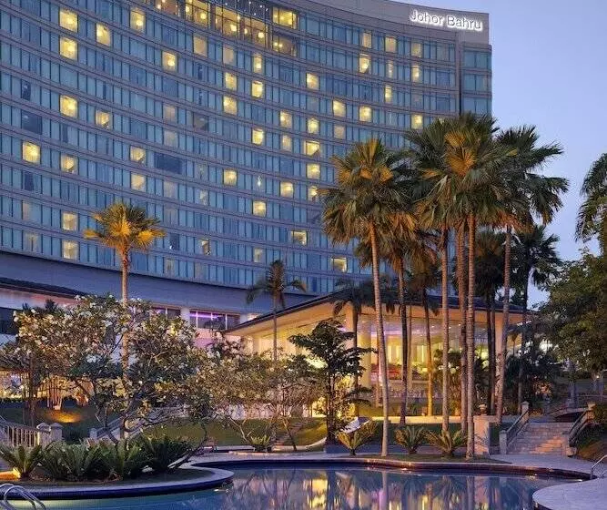 Отель Thistle Johor Bahru