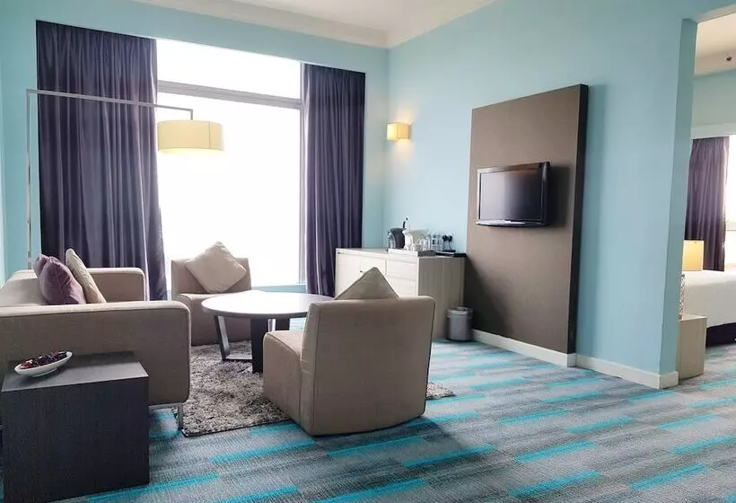Отель Thistle Johor Bahru