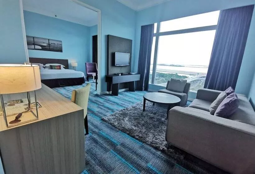 Отель Thistle Johor Bahru