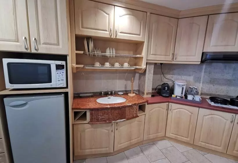 Отель Thistle Johor Bahru