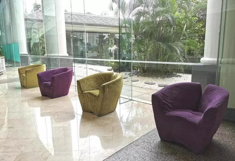 Отель Thistle Johor Bahru