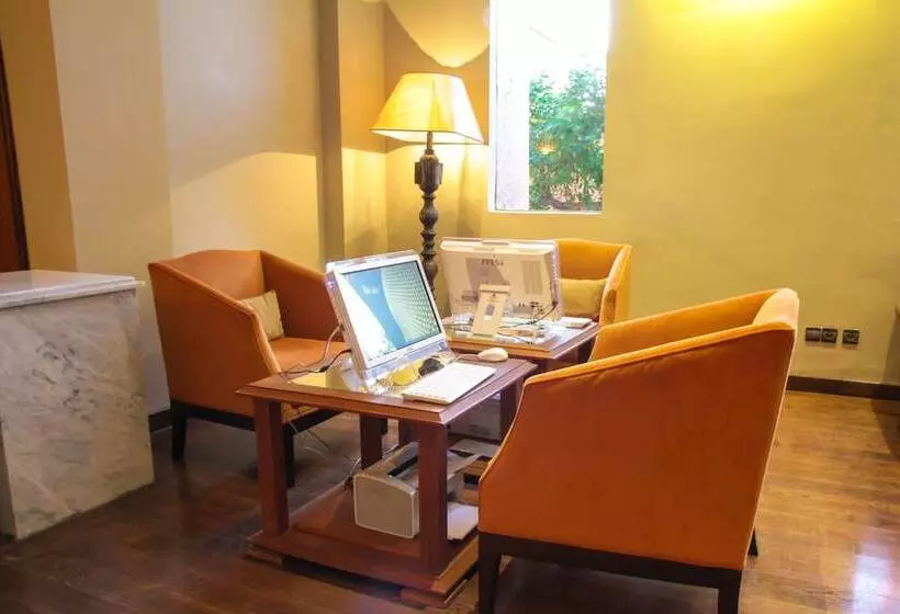 Отель Berbere Palace