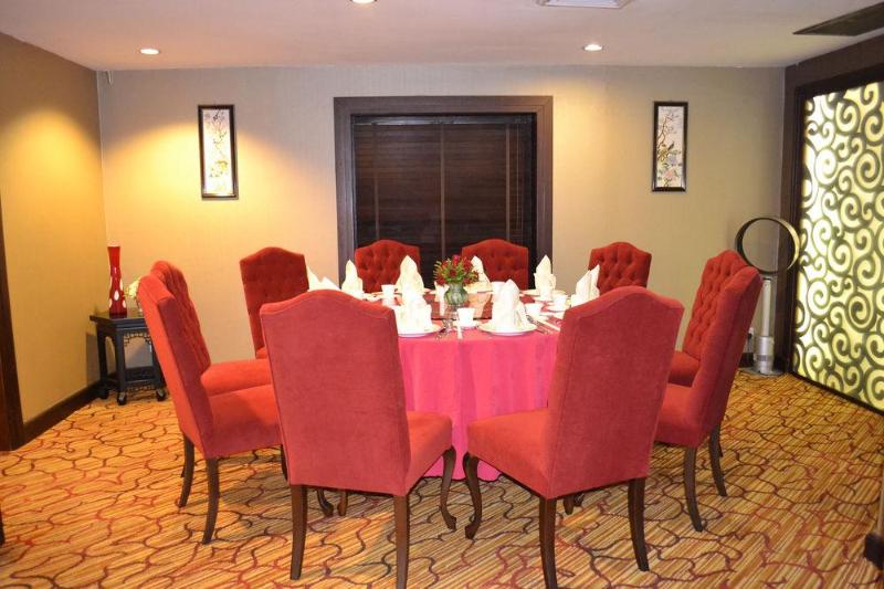 هتل Kandawgyi Palace