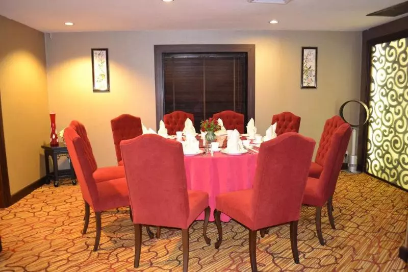 هتل Kandawgyi Palace