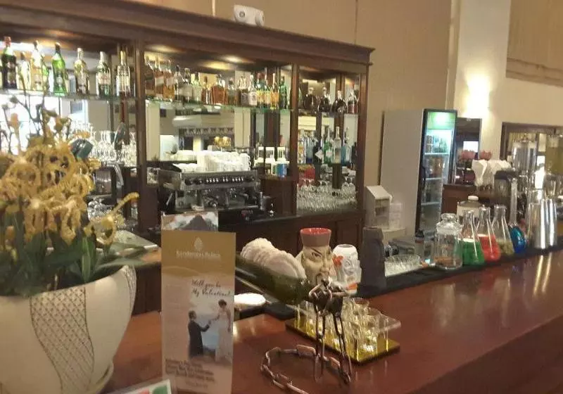 هتل Kandawgyi Palace