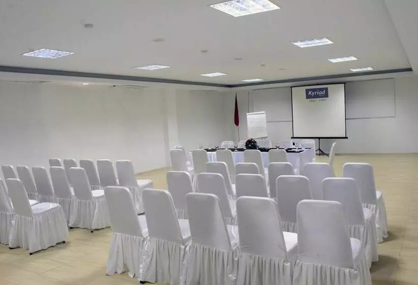 Kyriad Arra Hotel Cepu