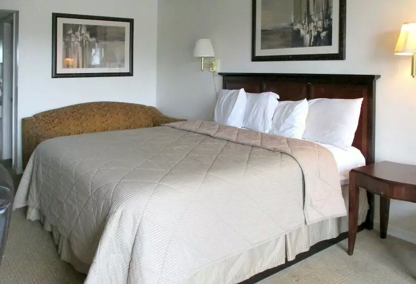 Motelli American Inn And Suites