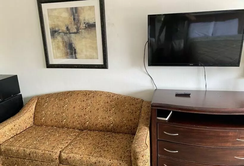 Motelli American Inn And Suites