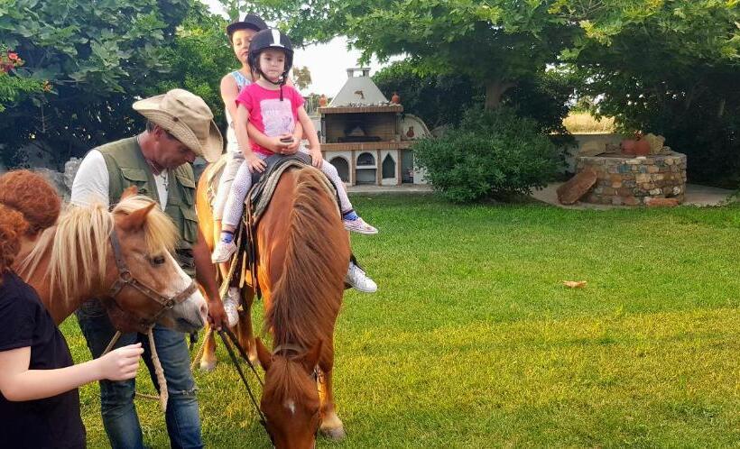 Anemonisia Deluxe Apartments & Mesonettes