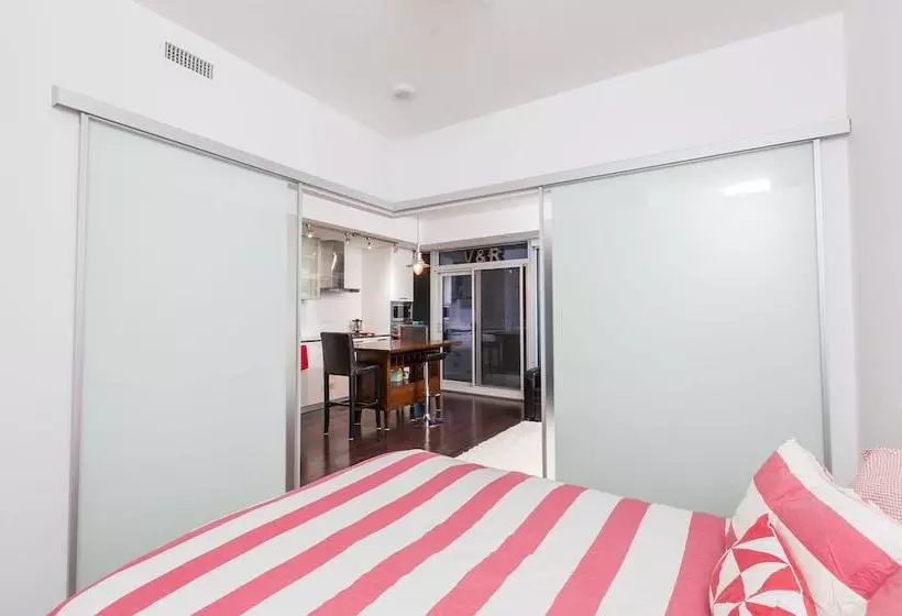Applewood Suites  Financial District