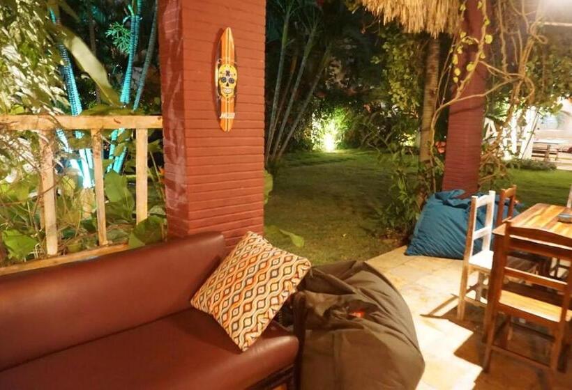 Bada Hostel & Kite School