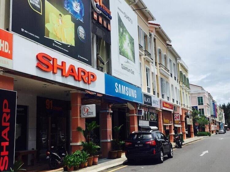 فندق 91 Street Boutique Inn