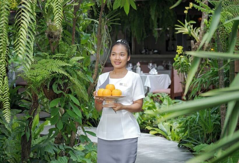 هتل Shintana Saya Residence