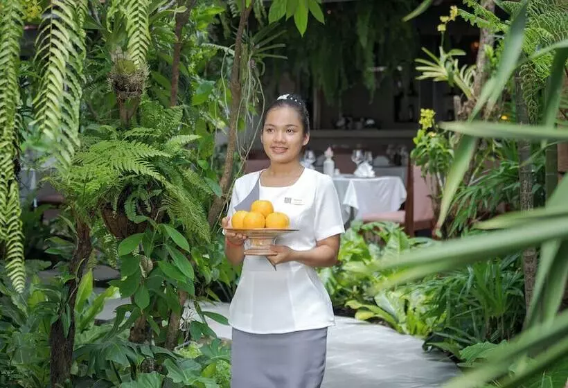 هتل Shintana Saya Residence