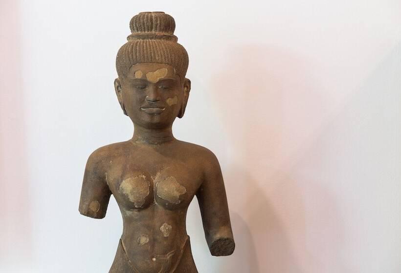 هتل Shintana Saya Residence