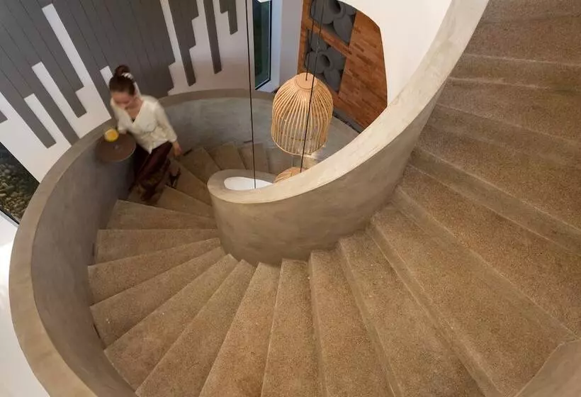 هتل Shintana Saya Residence