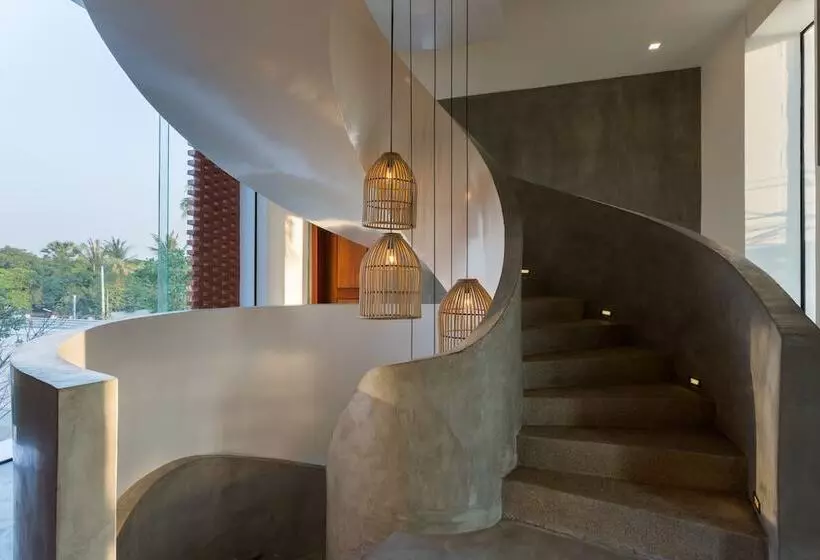 هتل Shintana Saya Residence