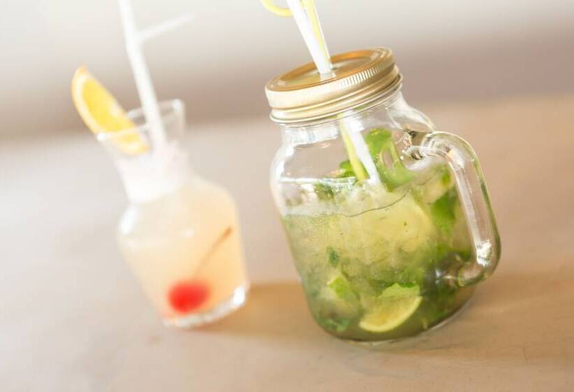 هتل Shintana Saya Residence