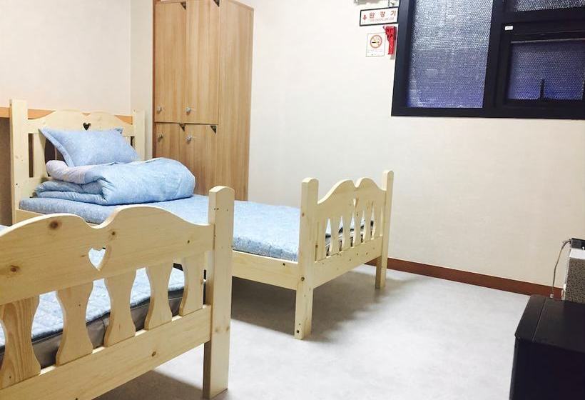 Пансион Ara & Maru Hostel