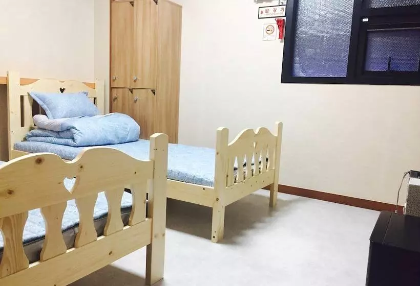 Majatalo Ara & Maru Hostel