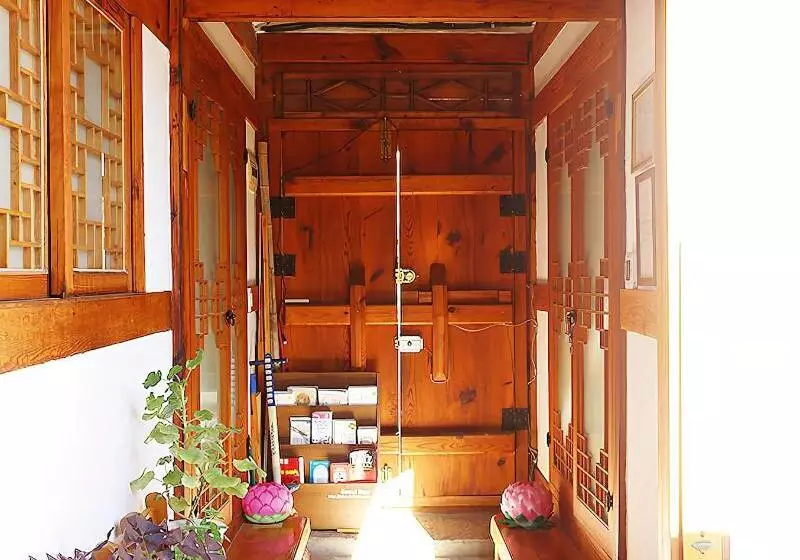 پانسیون Inwoo Guesthouse