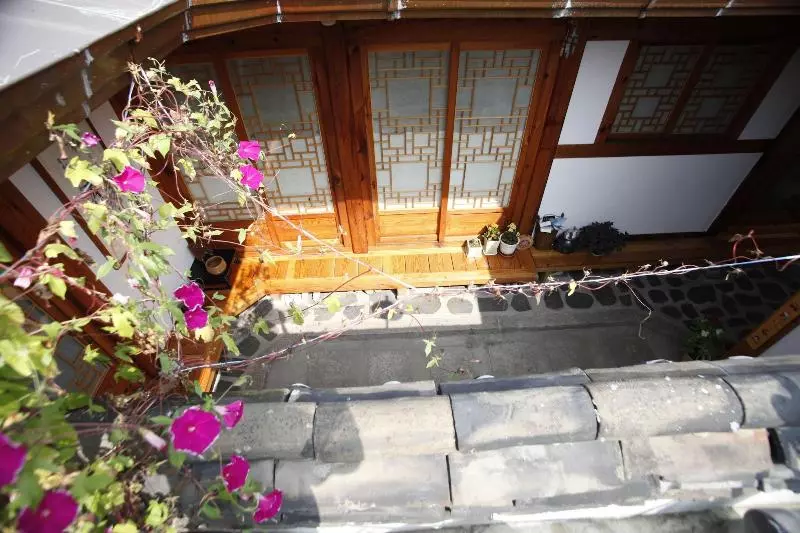 پانسیون Inwoo Guesthouse