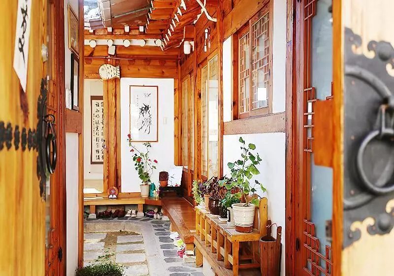 پانسیون Inwoo Guesthouse