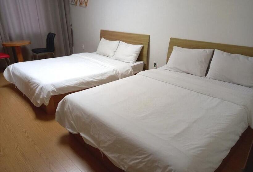 Pensione Jeju Samda Hostel