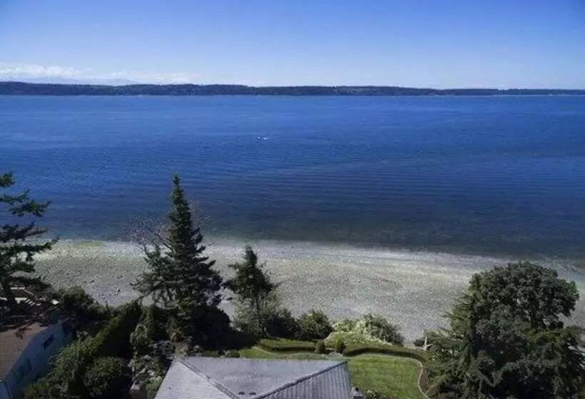 Sea Mist Waterfront B&b