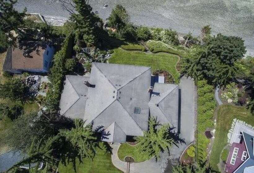 Sea Mist Waterfront B&b