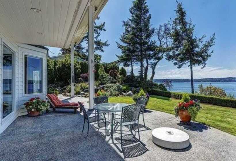 Sea Mist Waterfront B&b