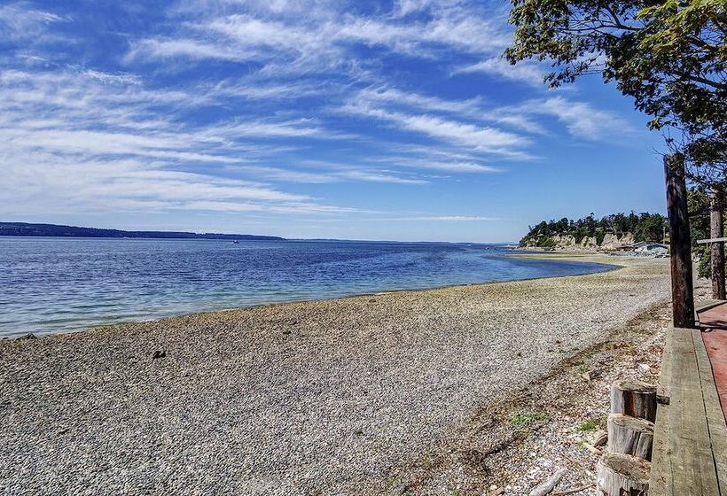 Sea Mist Waterfront B&b