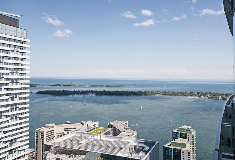 Velvet Stays – Financial District