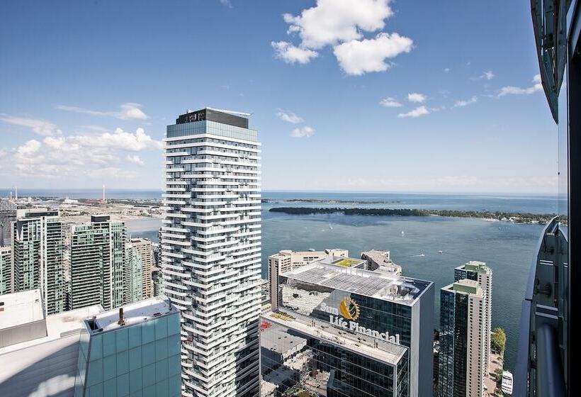 Velvet Stays – Financial District