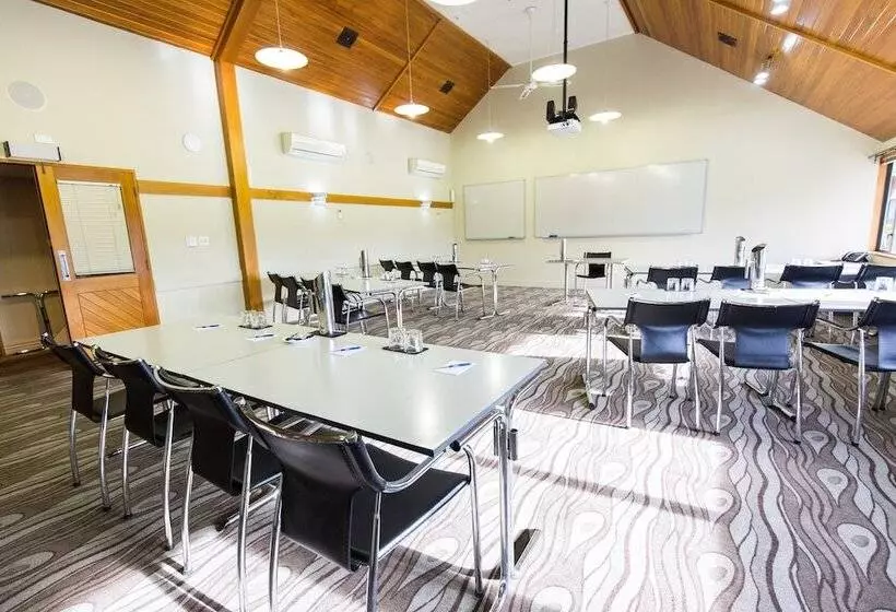 Hotel Airport Gateway Motor Lodge