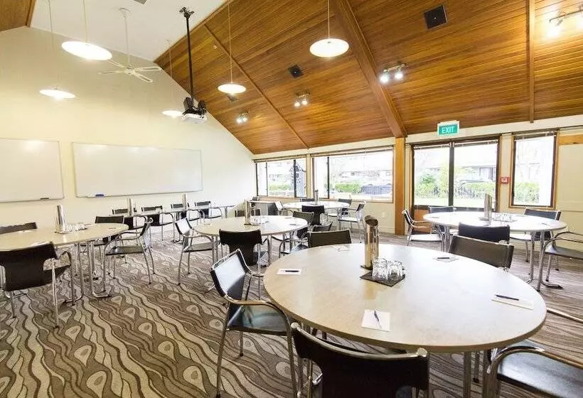 Hotel Airport Gateway Motor Lodge