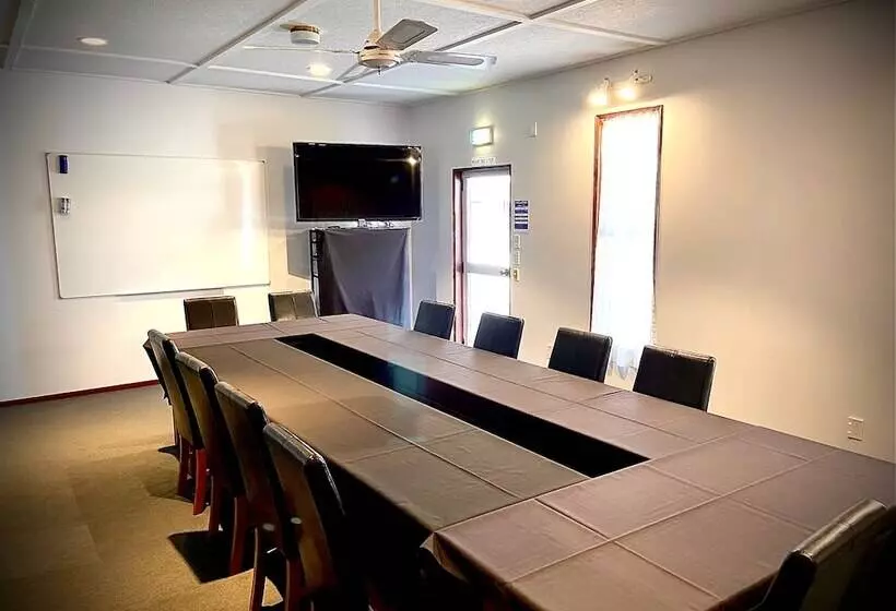 酒店 Centennial Court