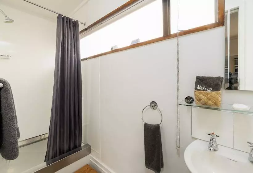 酒店 Centennial Court