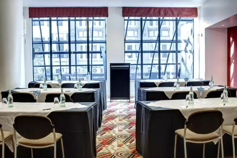 Отель Adina Citylife Auckland