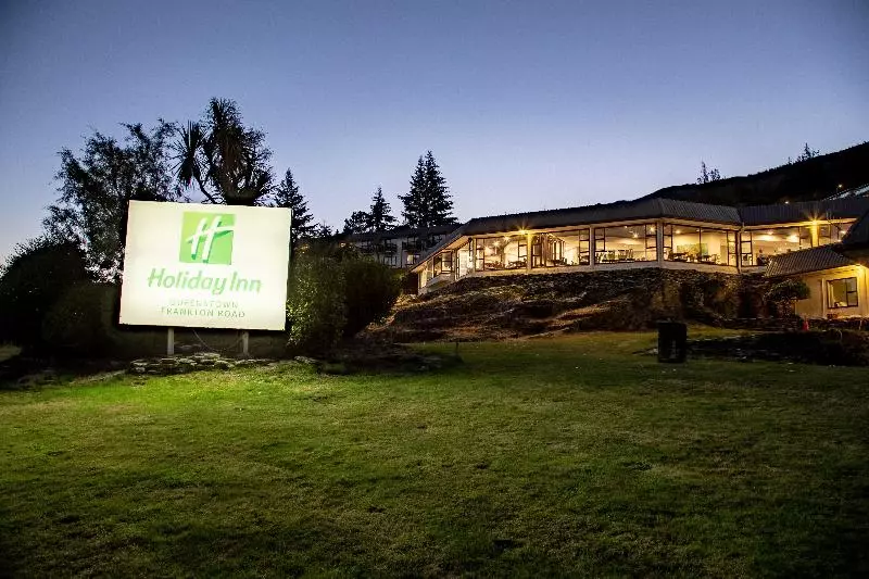 Отель Holiday Inn Queenstown Frankton Road, An Ihg
