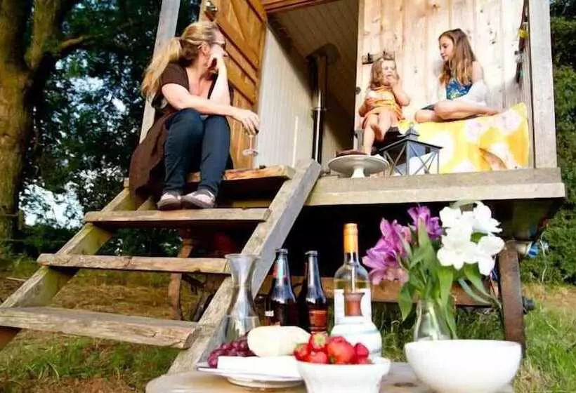 Hotelli Goblin Coombe Glamping